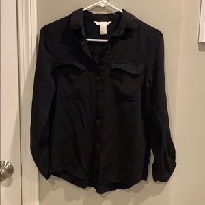 Black button down shirt H&M, size 4